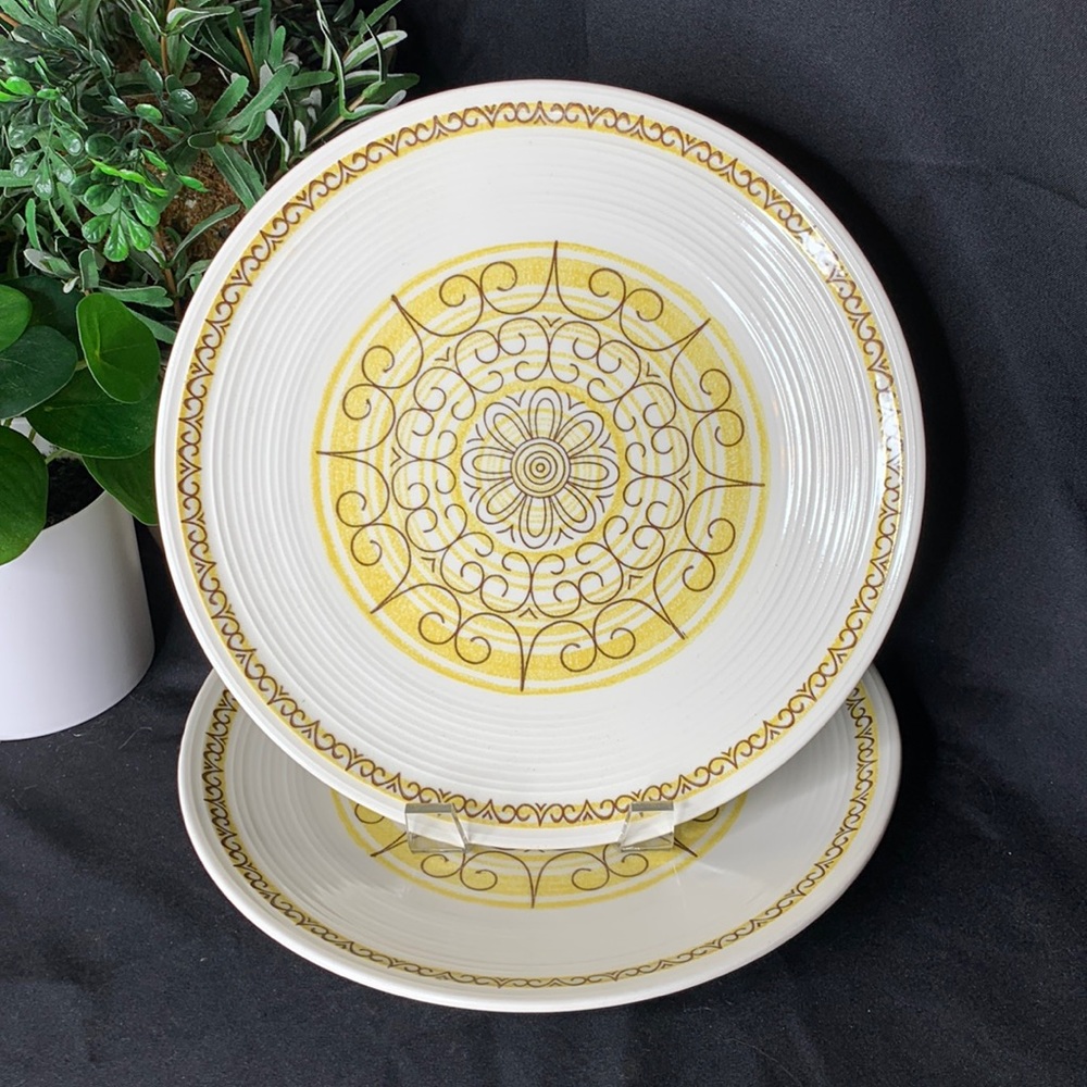 Vintage Sierra by Max Schonfeld yellow & white 10" Dinner Plate